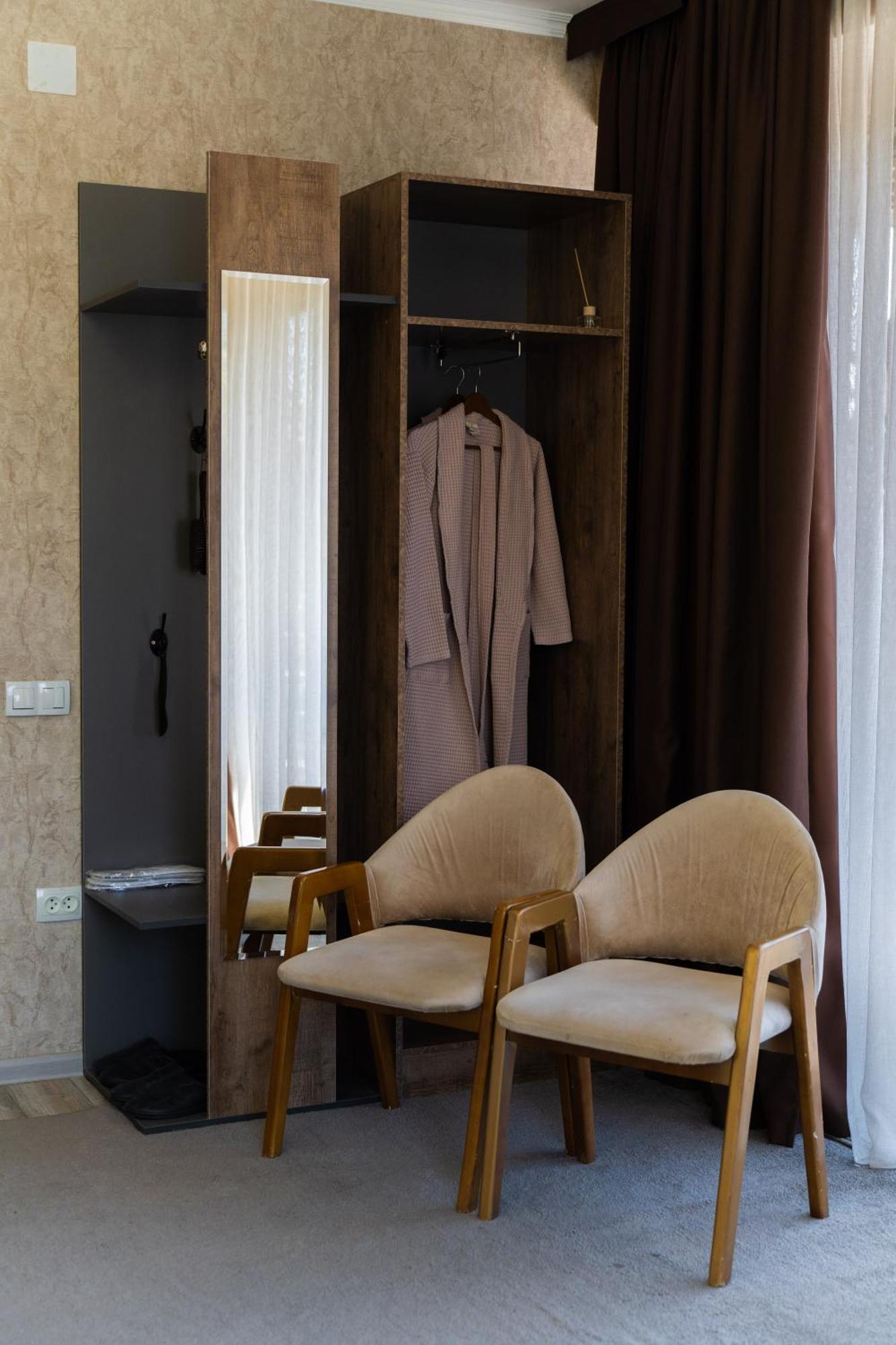 Cube House Osh Hotel Buitenkant foto